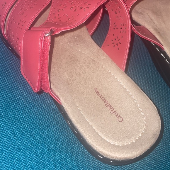 Red sandals - Picture 3 of 9